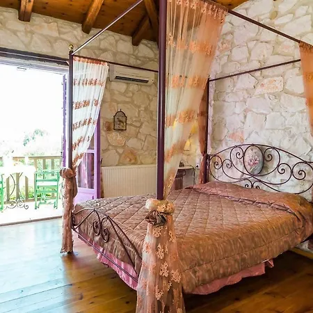 Carolina Villa *